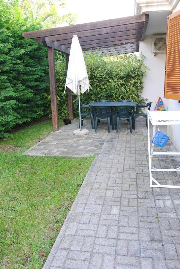 Appartamenti Ginevra Santa Maria al Bagno Bagian luar foto