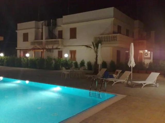 Appartamenti Ginevra Santa Maria al Bagno Bagian luar foto